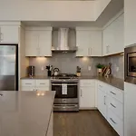 Stunning West End Walkable Area Holiday home *