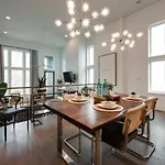 Holiday home Stunning West End Walkable Area *