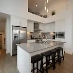 Stunning West End Walkable Area Nashville