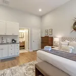 Music Charmer Tons Of Beds Thirty Day Minimum