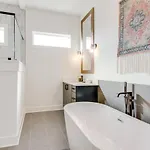 Modern Game Table Minutes To Broadway Holiday home
