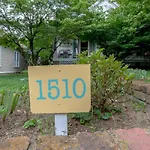 Petite Vintage Charmer Trendy East Nashville
