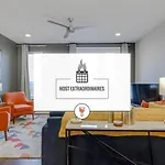 Skyline Views Romantic Fun Downtown Location Holiday home *