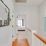 Vibrant Trendy Two Bedroom Near Marathon Village Nashville