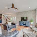 Howdy House New And Trendy With Rooftop Deck Nashville