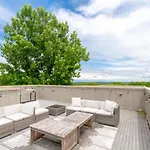 Howdy House New And Trendy With Rooftop Deck Nashville