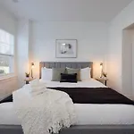 Beautiful Townhomes 2 Units With Outdoor Patios