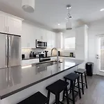 Beautiful Townhomes 2 Units With Outdoor Patios Nashville