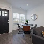 Holiday home Beautiful Townhomes 2 Units With Outdoor Patios