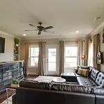 Holiday home Downtown Dream Extra Bedding Minutes To Broadway