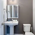 Superstar Ultra Luxury Minutes To Downtown