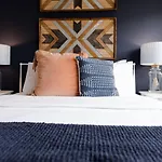 Holiday home Superstar Ultra Luxury Minutes To Downtown *