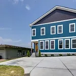 Nations Elegance Rooftop And Private Patio Holiday home *