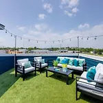 Nations Elegance Rooftop And Private Patio Holiday home *
