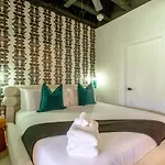 Apartment Vibrant Retreat - South Nashville