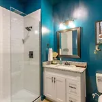Vibrant Retreat - South Apartment