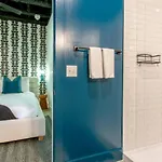 Apartment Vibrant Retreat - South