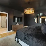 Nations Elegance Rooftop And Private Patio *