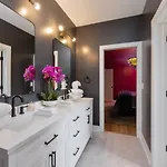 Holiday home Nations Elegance Rooftop And Private Patio