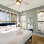Holiday home Cleveland Park Charmer- Full Kitchen- Private Yard *