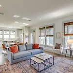 Cleveland Park Charmer- Full Kitchen- Private Yard *