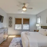 Holiday home Cleveland Park Charmer- Full Kitchen- Private Yard *