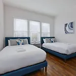Blue Horizon - Hot Tub - Dual Rooftop Balconies Holiday home