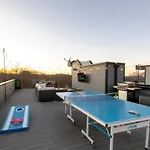 Spacious And Modern 2 Rooftops Stage Games And Holiday home *
