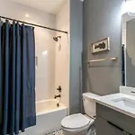 Spacious And Modern 2 Rooftops Stage Games And Holiday home *