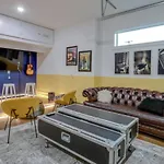 Spacious And Modern 2 Rooftops Stage Games And Holiday home