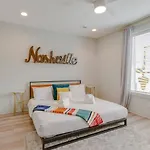 Harmony Of Dual Townhomes With 14 Beds Holiday home Nashville