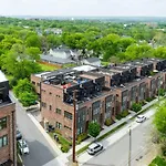 Two Townhomes - Hot Tubs And Rooftop Balconies