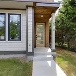 Tennessee Whiskey & \