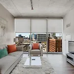 Global Luxury Downtown Apartment *