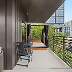 Skyline Glory - With Pool In Downtown Holiday home Nashville