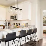 Hart Suite Buyout 5 By Avantstay Two Town House Buyout W Modern Amenities In Nashville