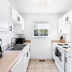 Holiday home Perfect Sleep 20 Downtown 10 Queen Beds *