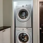 Holiday home 1-story Home, Fenced Yard, Grill, Firepit, Parking, Sleeps 10, Pet-friendly, Smart Tvs, 10 Mins To Nissan Stadium & Five Points, Cozy Bedrooms, Outdoor Fun, Perfect For Families & Groups *