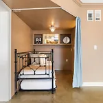 Holiday home Pool, Walk Restaurants Bars On Famous Music Row