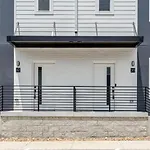 Classy, Cozy, Close To Downtown Apartment *