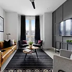 The Bluestem - Stylish Design, Rooftop With Firepit!
