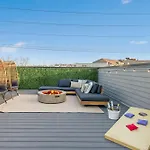 The Azalea - Walk To Dining & Nightlife, Rooftop! Holiday home Nashville