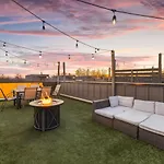 24k Escape - Rooftop Oasis, 3 Miles To Broadway! *