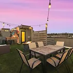 Holiday home 24k Escape - Rooftop Oasis, 3 Miles To Broadway! *