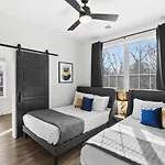 24k Escape - Rooftop Oasis, 3 Miles To Broadway!