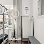 4br Condo, Sleeps 13 - Free Parking *