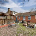 6 Mi To Downtown 70S-Themed Home In Nashville!