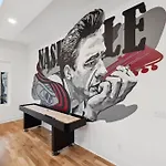 Stylish Multi-level Retreat Rooftop & Pool Table * Nashville