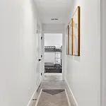 Stylish Multi-level Retreat Rooftop & Pool Table Holiday home *