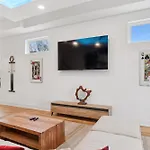 New Modern Multi-level Pooltable & Rooftop